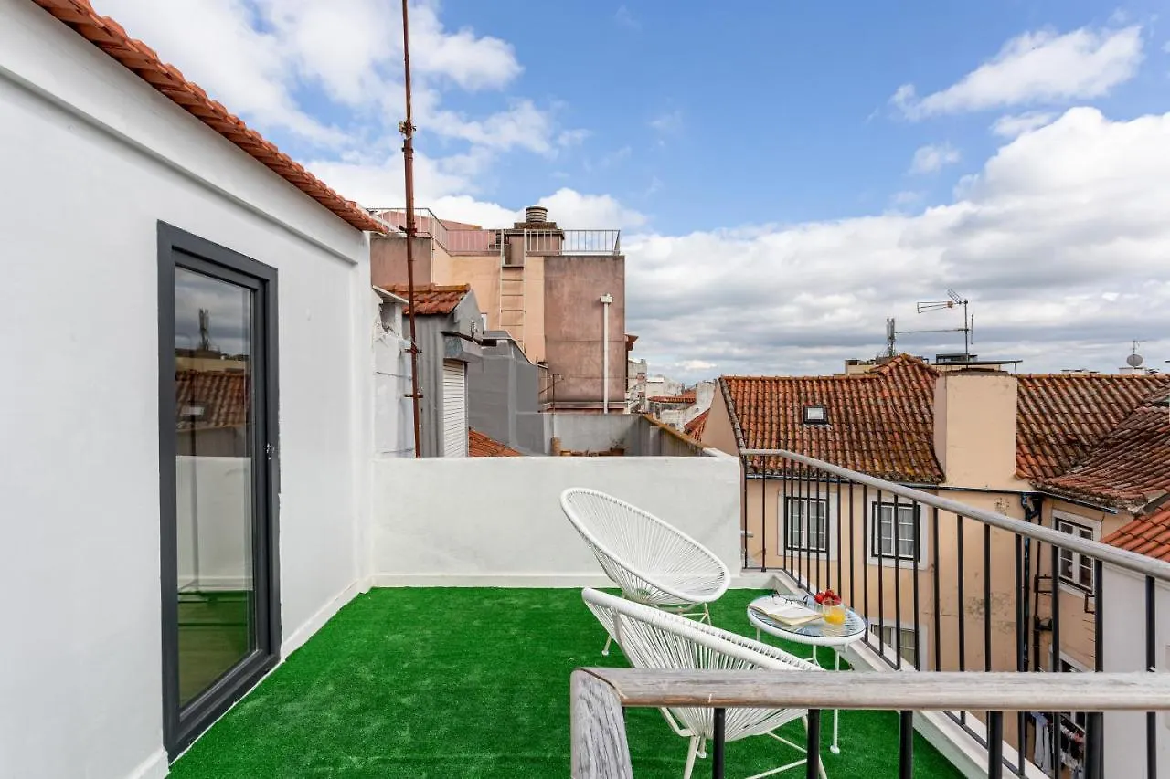 Altido Sunny Apt With Terrace Near Lisbon Centre Apartamento