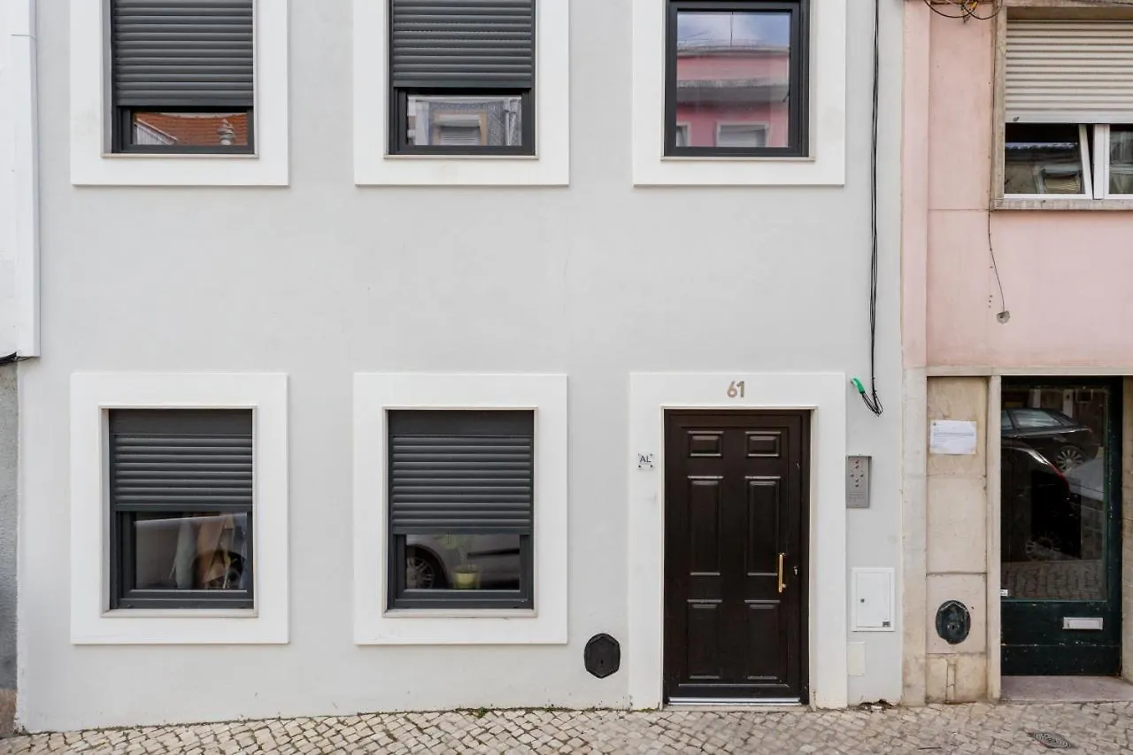 Altido Sunny Apt With Terrace Near Lisbon Centre Apartamento Portugal