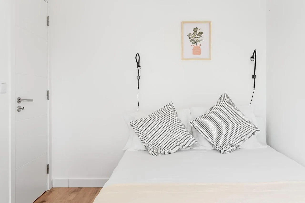 Altido Sunny Apt With Terrace Near Lisbon Centre Apartment